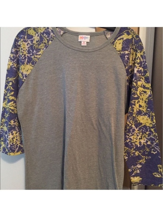 LuLaRoe Tops - NWT LulaRoe Medium Floral Sleeve Randy